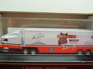Alan Kulwicki #7 1993 Premier Limited Edition Hooters NASCAR 