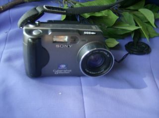 Sony Cybershot DSC S30 1 3 Mega Pixels Digital Camera