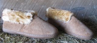   Suede Fleece Booties Apres Brand by LAMO Sizes 6 7 8 9 10