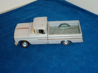 Vintage AMT 1962 Chevy Apache Pick Up Truck 1 25 Scale Built Model Kit 