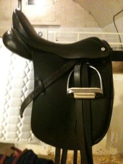 Cliff Barnsby Crown Special 17 5 Dressage Saddle