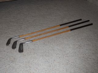 Old WRIGHT DITSON ST ANDREWS WOOD SHAFT GOLF CLUBS PUTTER MASHIE MID 