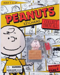   Peanuts Keychain Keyring Schulz Basic Fun Snoopy Linus Lucy New