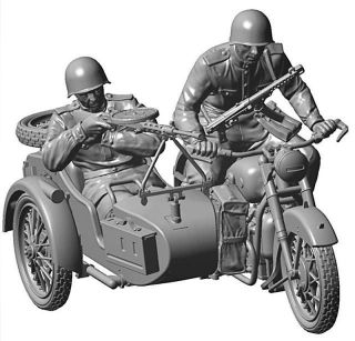 Zvezda 135 Scale Soviet M 72 Motorcycle With Sidecar and Crew.