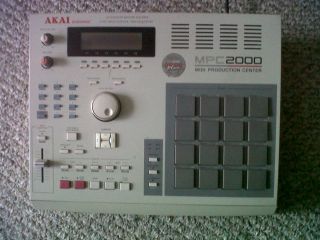 Akai MPC2000 Midi Production Center   Rhythm Machine   Drum Sampler 