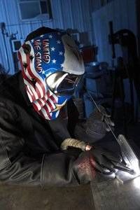 3M Speedglas American Pride Welding Helmet 100 with Auto Darkening 