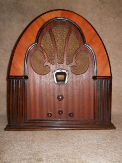 1931 Philco Model 70 Superhet Cathedral Antique Radio