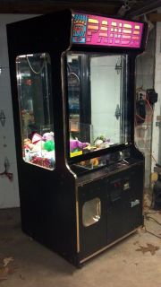 Bear Claw Panda Crane Claw Machine Arcade Game in nice shape all 