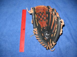 used NIKE BASEBALL GLOVE youth very good condition model KDR 1100
