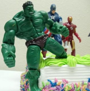 Captain America Birthday Cake on Avengers Birthday Cake Topper W Hulk  Captain America  Iron Man  Thor