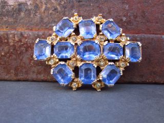 Vintage Costume Jewelry Pin Brooch Blue Glass