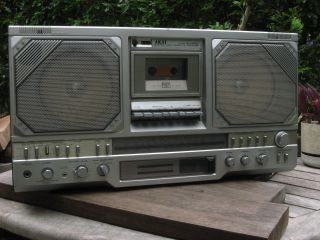 AKAI AJ 520FS Boombox Cassette Recorder 1980s Nice Condition Ghetto 