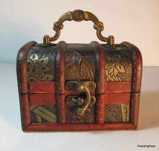    Small Antique Design Wooden Jewelry Treasure Chest Box With Handle