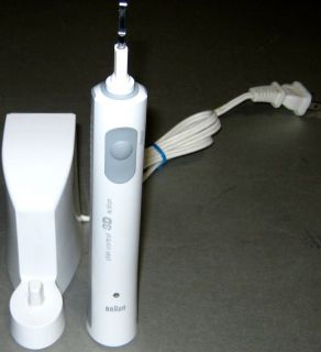 Braun Model 4729   Electric Rechargeable Toothbrush with Charger