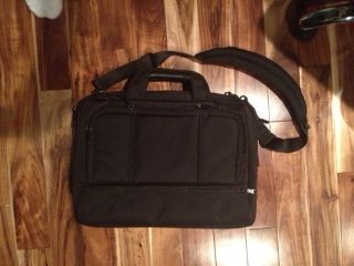 Brenthaven 17 inch Shoulder Case Laptop Bag for Apple MacBook Pro 