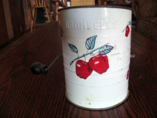 Vtg Bromwell Flour Sifter 3 Cup 1950s Wood Turning Handle Apple Design 