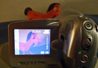   510 Digital Video Camera Camcorder Silver LCD Monitor MPEG4 MP3