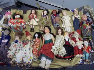VINTAGE DOLL COLLECTION LOT WESTERN STYLING MANY TYPES ANTIQUE WIND UP 
