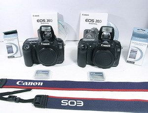 CANON EOS 20D body 8.2MP w/ battery charger Software CF card
