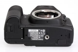Canon EOS 5D Mark II 21 1 MP Digital SLR Full Frame Body Only w Box 