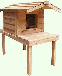 Small Insulated Cedar Outdoor Cat House with Platform