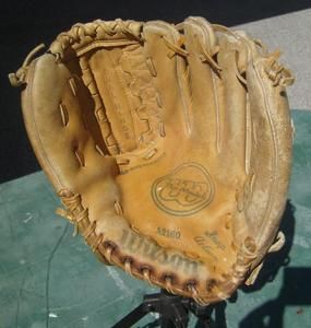 Wilson Jim Catfish Hunter A2160 Adult Baseball Glove 12 5 Right Hand 