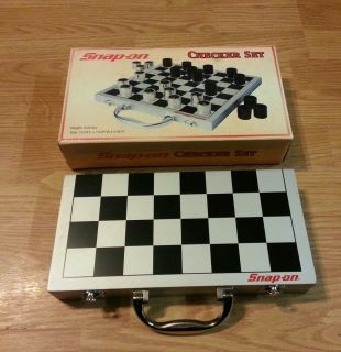 SNAP ON COLLECTORS SOCKET CHECKER SET WITH BOARD / CARRYING CASE