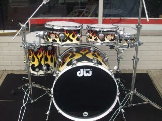 DW Collectors Series with Edge Snare Drum Old School Flame Graphics