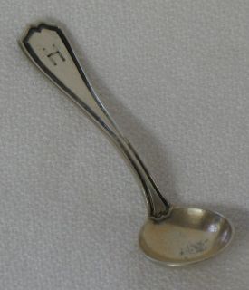 Hepplewhite Reed Barton Sterling Silver Salt Spoon