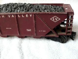 Lionel 0 027 LV Leigh Valley Coal Hopper Train Car With Coal
