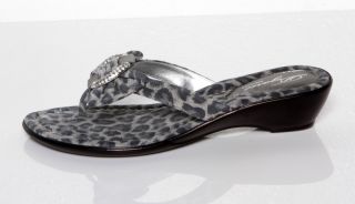 New Womens Dezario Cruz Grey Leopard Thong Sandals Shoes 10