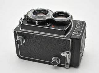 Rolleicord V w/75mm Schneider Xenar lens, Lens hood and case