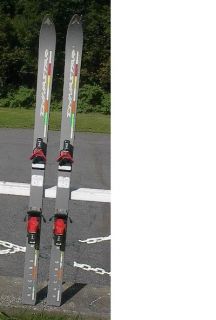  alpine downhill skis. Measures 54 longall original. The skis