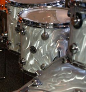 DW Drums Sets White Moire Drum Workshop 5pc Maple Collectors Series