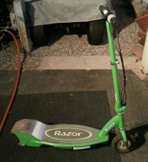 Razor E200 Electric Motorized Scooter 12 MPH Up to 154 Lbs