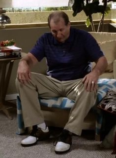 Modern Family Jay Pritchett Ed ONeill Tiger Woods Collection Shirt EP