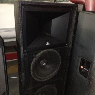  Renkus heinz SR2 + Empty Pair (4 Pro Speaker Cabinets) 2x15+ 2 Horn