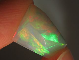 Ethiopian Wello Polished Crystal Opal 2 4 Ct EI263
