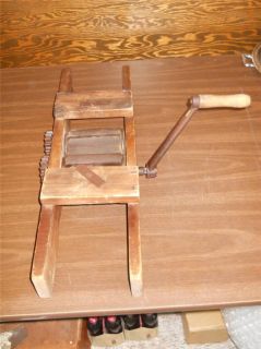 Antique Cast Iron Wood Press Wine Fruit Farm Tool Grinder Mechanism
