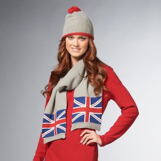 146 373 twiggy london twiggy london knit hat and flag scarf set note