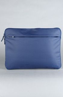 Incase The Coated Canvas Sleeve for Macbook Pro 13 in Deep Blue