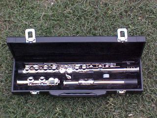  New Silver Closed Hole Concert Flute with Engraved Mouthpiece