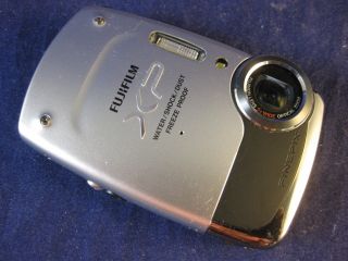 Fujifilm FinePix XP20 14.2 MP Digital Camera   Silver (used/good) no