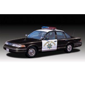Lindberg 1 25 scale Ford Crown Victoria California State Police