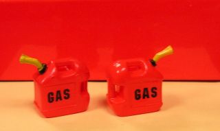 Garage Shop Accessories 2 GASOLINE CANS for 1 24 G Scale DIORAMA