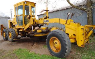 83 Gallion T500 grader with wing and V snow plow DT 466 diesel engine
