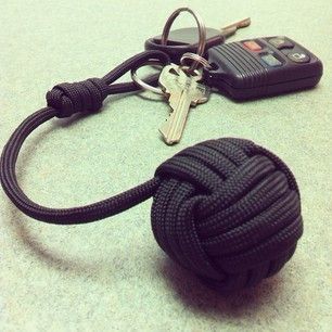 Black Monkey Knot Fist Tie Keychain w 3oz Metal Core Self Defense