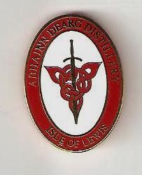 This NEW lapel pin / pin badge sports the ABHAINN DEARG name