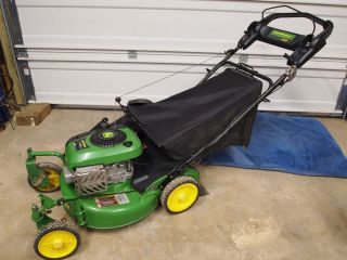 John Deere Lawn Mower Gas 21 Used two times! JS45 Briggs and