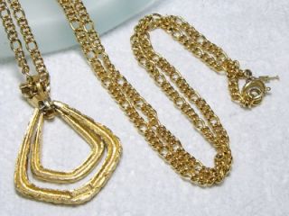 Vintage Crown Trifari Gold Tone Pendant Necklace 31